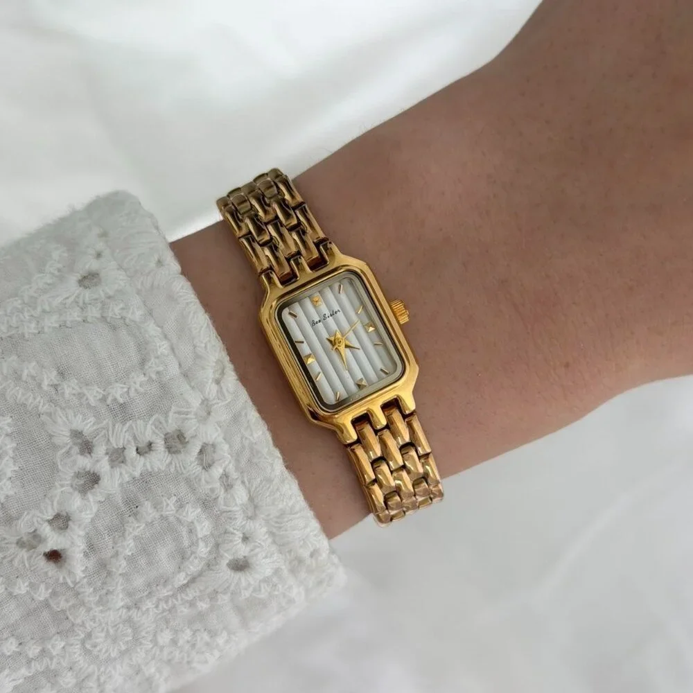 SKU:0489‎ cute gold white mini watch + in a gift box/bag the size is adjustable